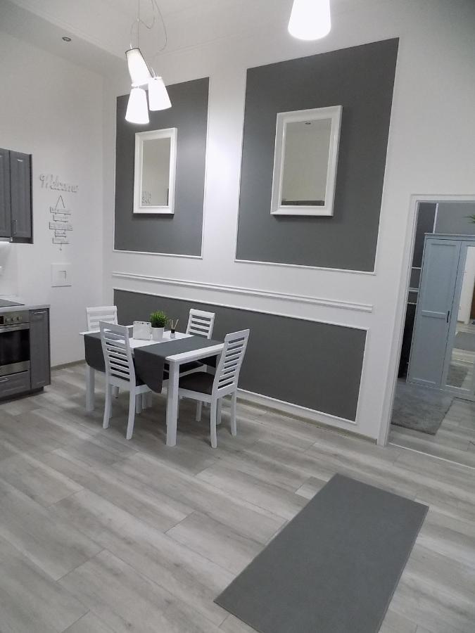 בודפשט A10 Alkotmany B Apartment מראה חיצוני תמונה