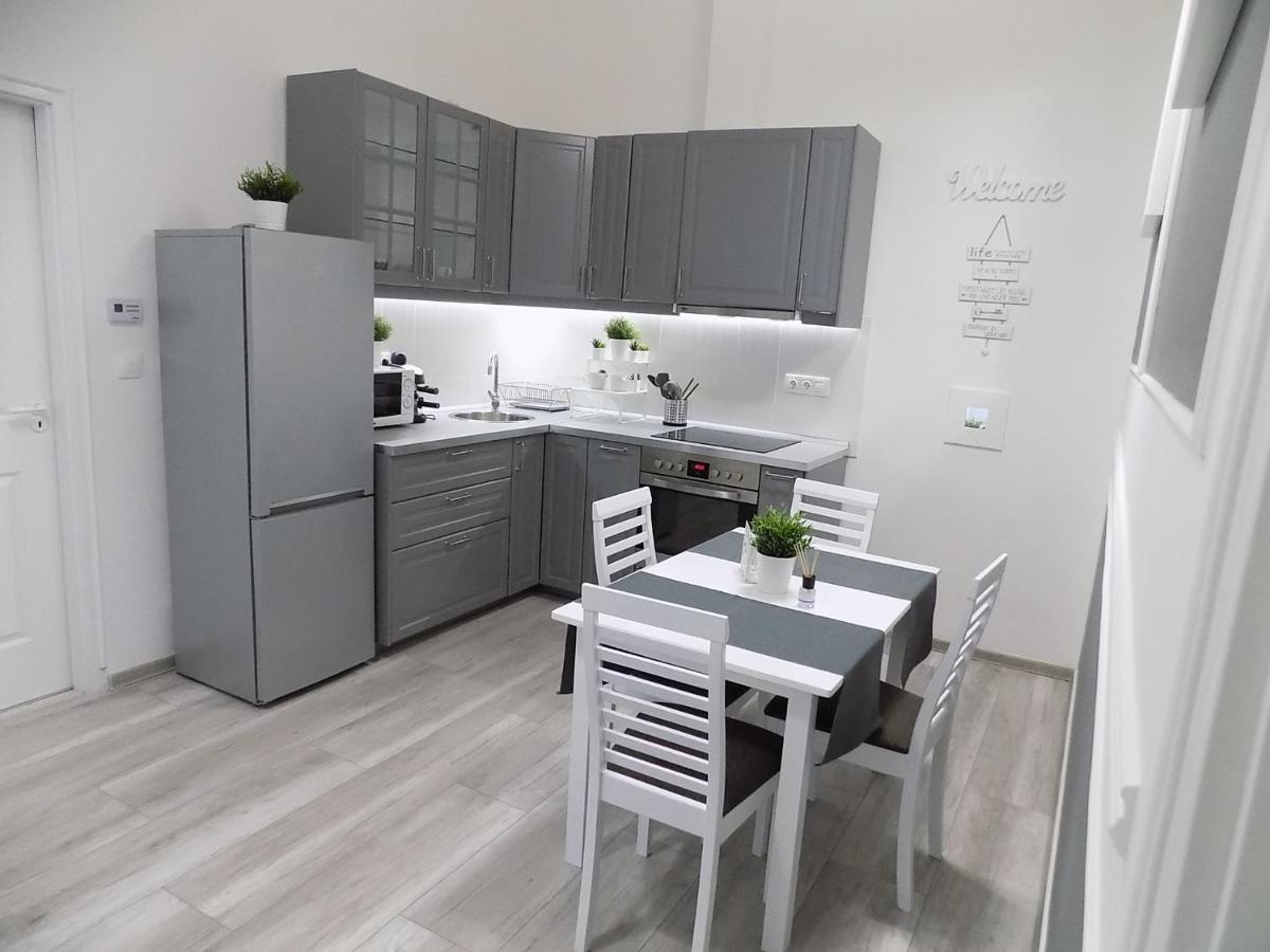 בודפשט A10 Alkotmany B Apartment מראה חיצוני תמונה